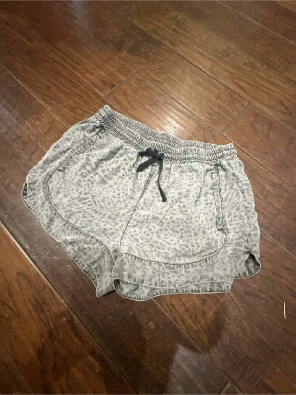 BDG‎ Urban Outfitters Leopard Print Drawstring Shorts Size M